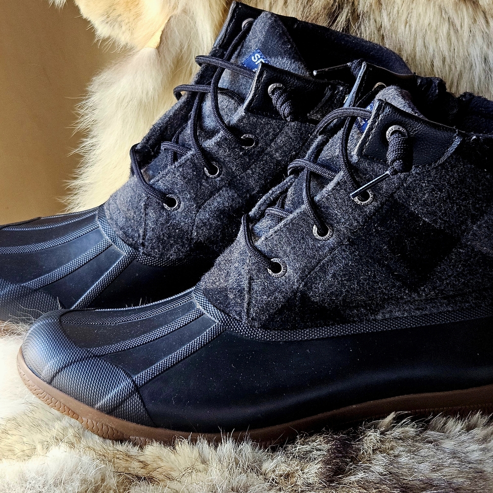 Sperry Black and Gray Winter Boots Rubber Wool Plaid Women's 8